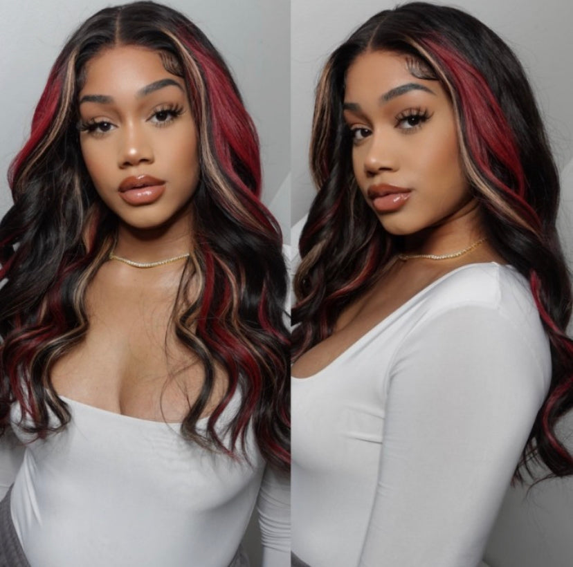 Lushlanes Noir avec des reflets rouges et blonds 13 × 4 Lace Front Perruque Loose Wave rouge et blonde 150%